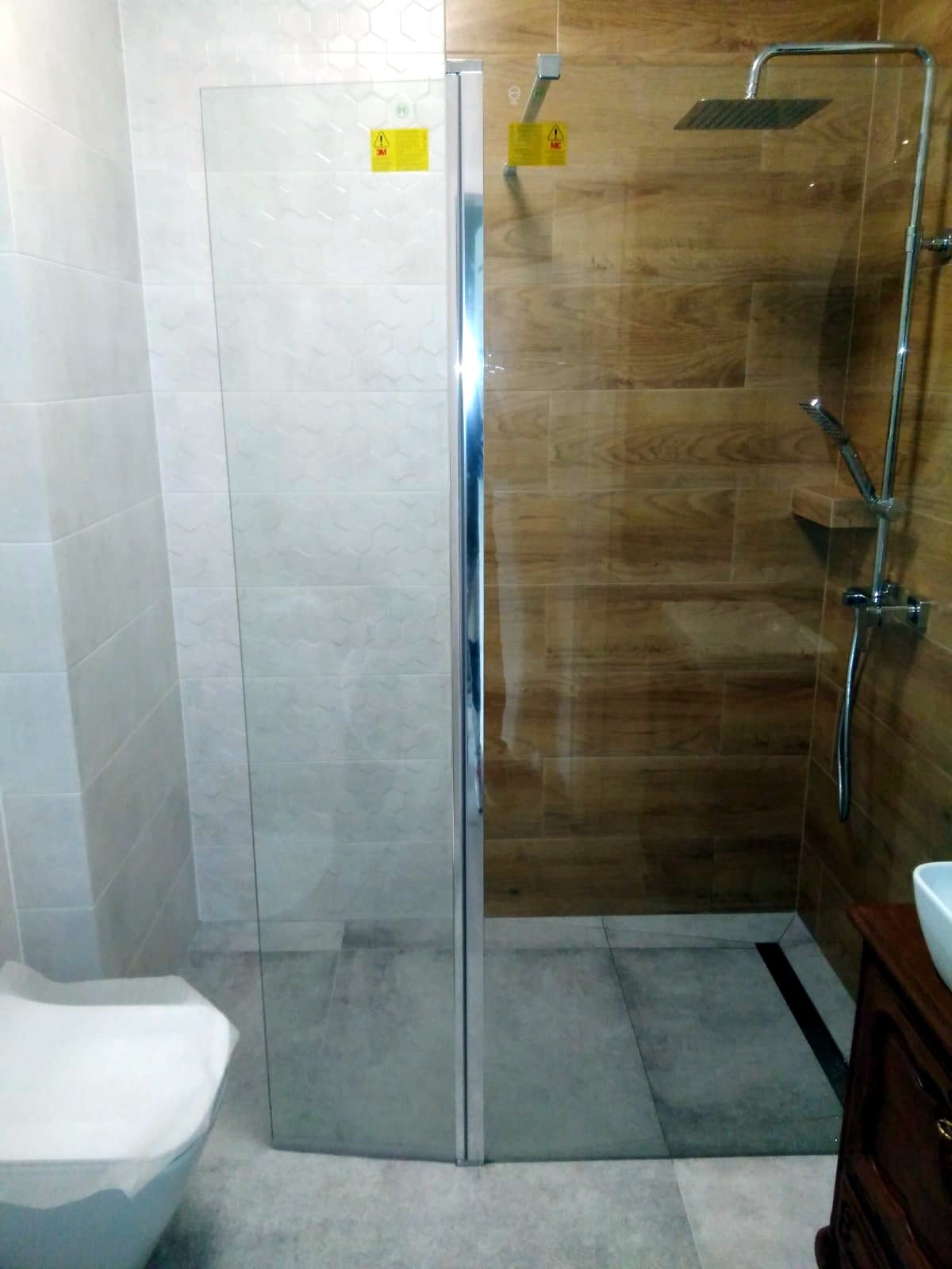 Łazienka z prysznicem walk-in